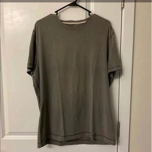 Men’s Lululemon shirt